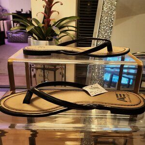 American Eagle Hard Sole Black and Tan Flip Flops